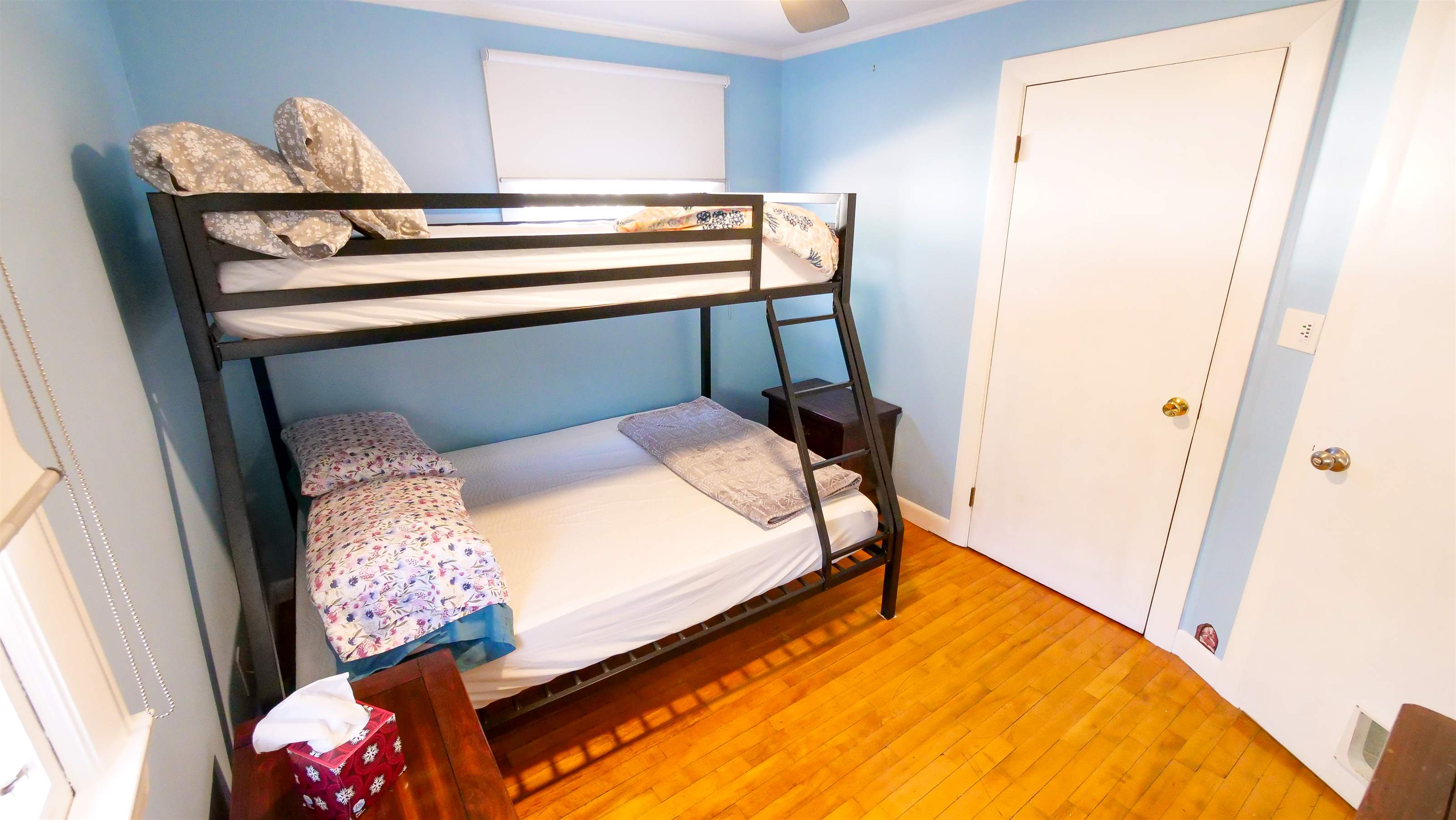 16 Gardner rd, Orono, ME 04473