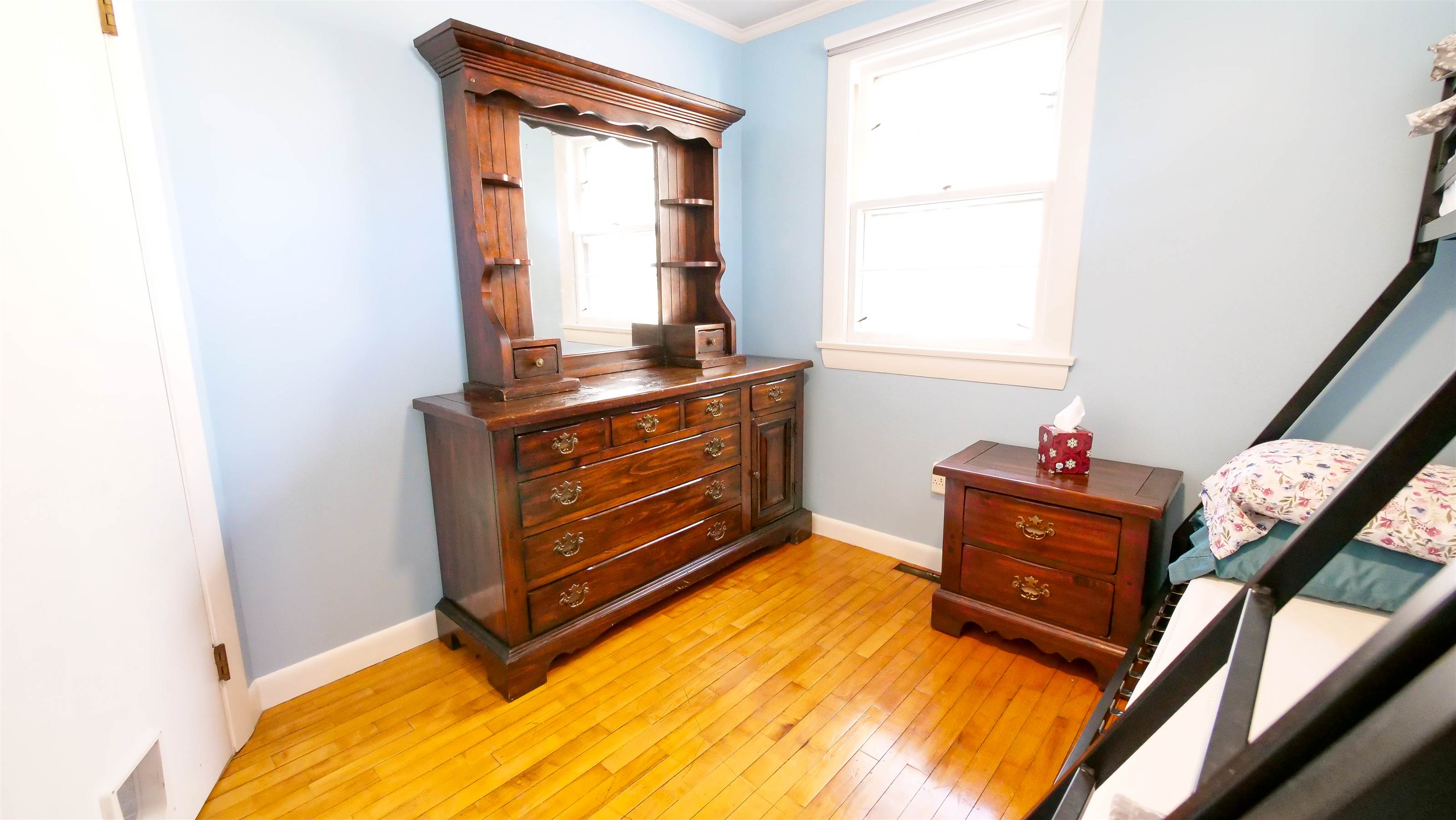 16 Gardner rd, Orono, ME 04473