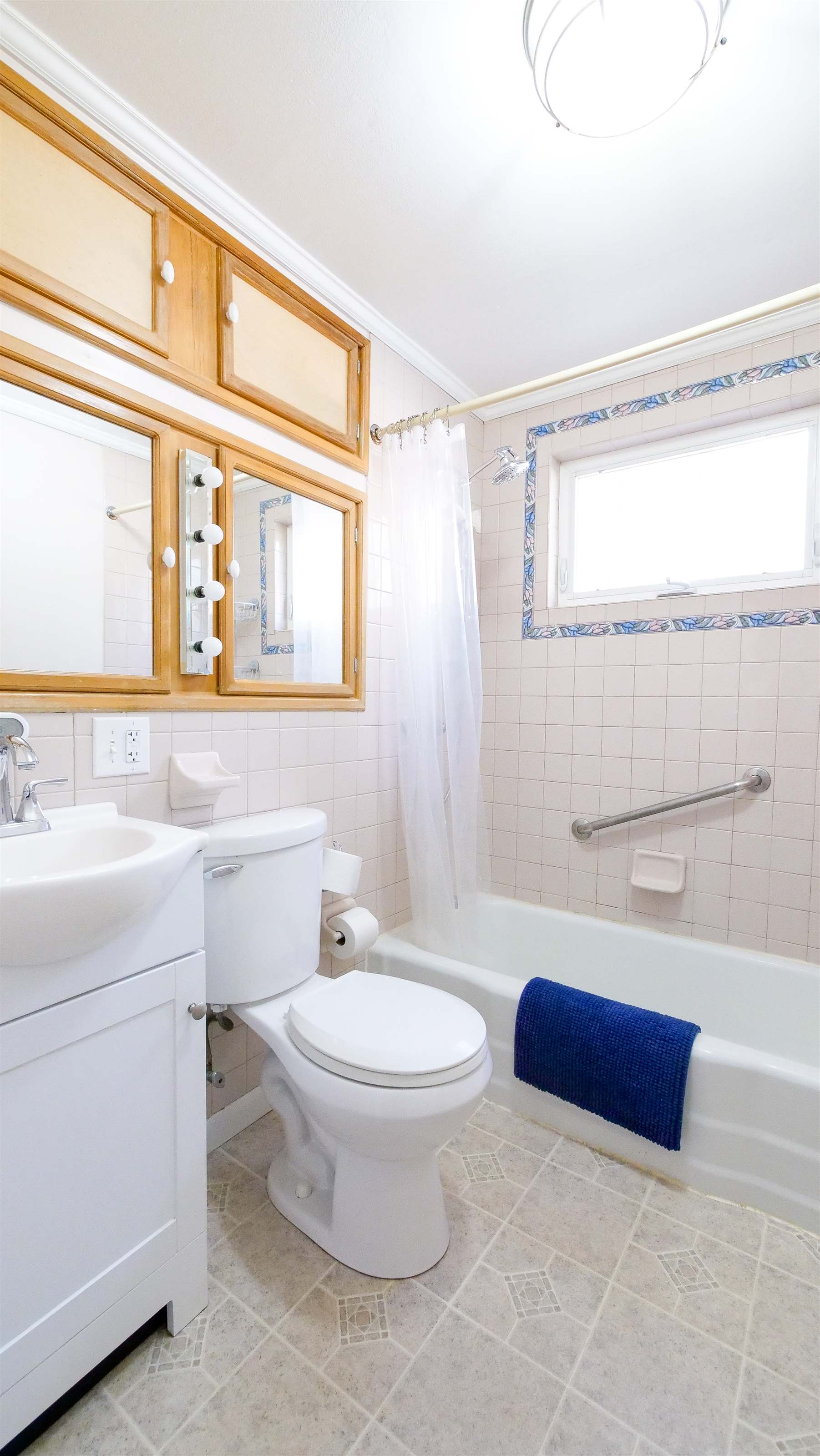 16 Gardner rd, Orono, ME 04473