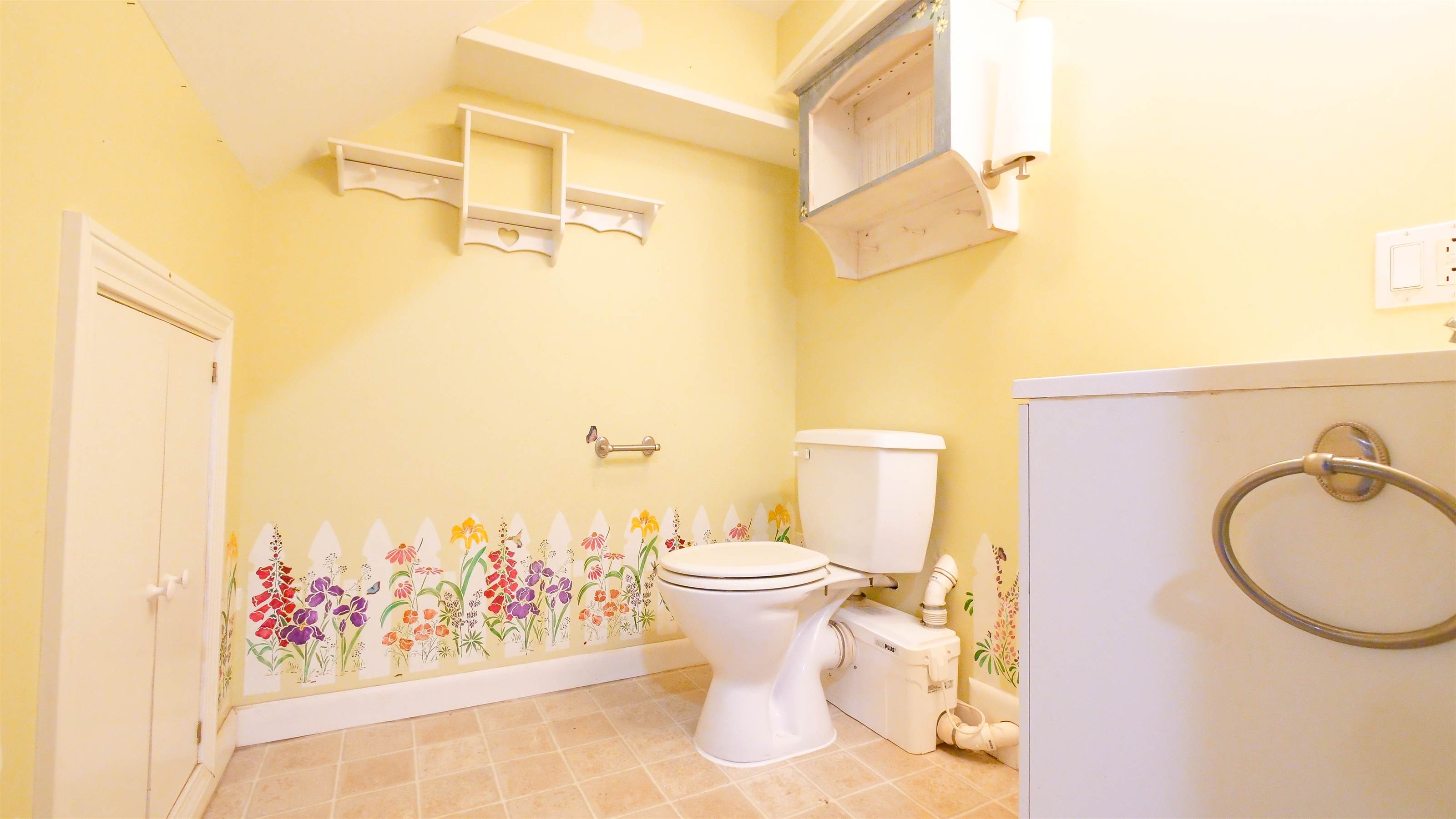 16 Gardner rd, Orono, ME 04473