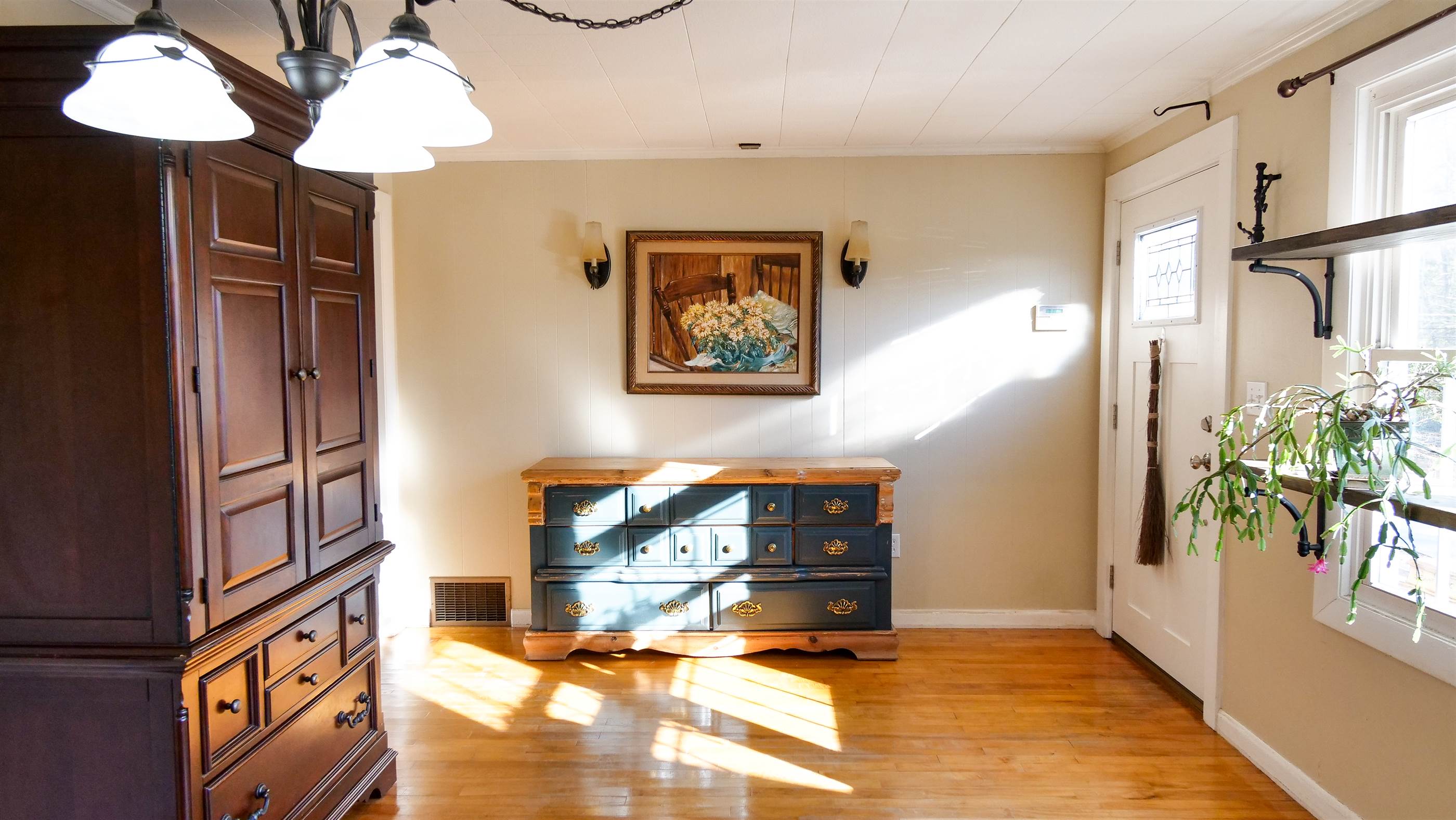 16 Gardner rd, Orono, ME 04473