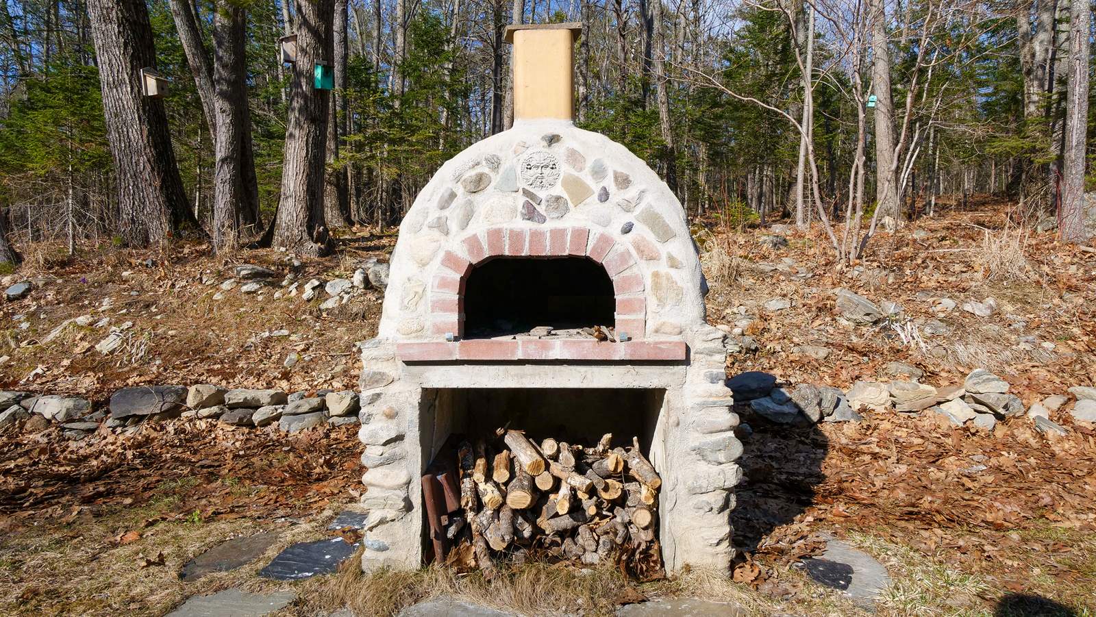 16 Gardner rd, Orono, ME 04473