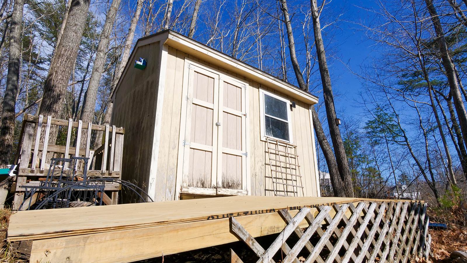 16 Gardner rd, Orono, ME 04473