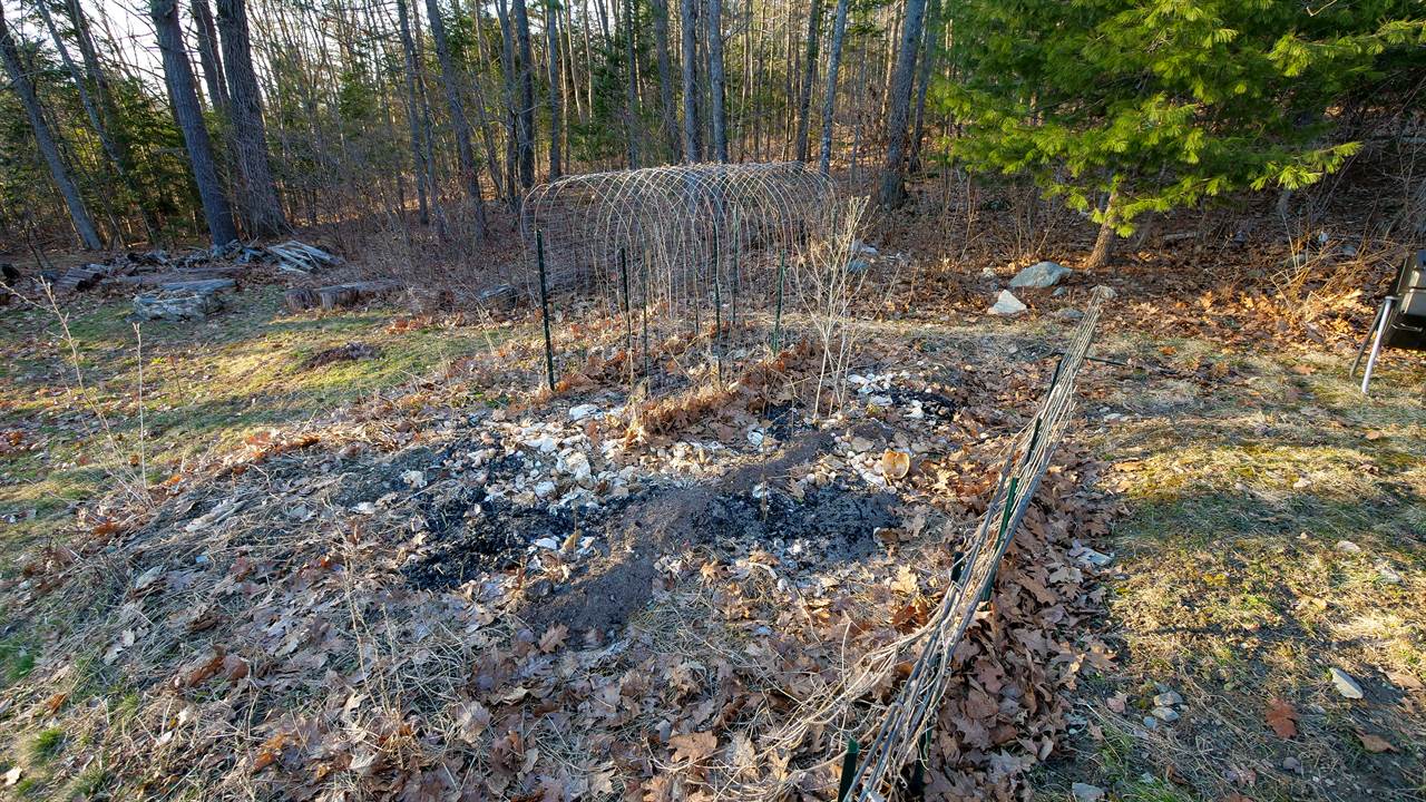 16 Gardner rd, Orono, ME 04473