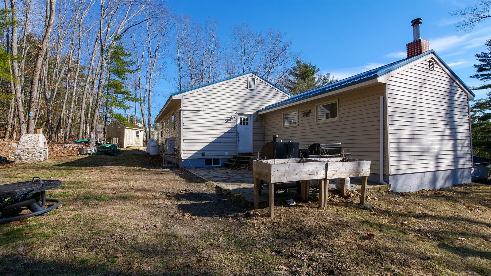 16 Gardner rd, Orono, ME 04473