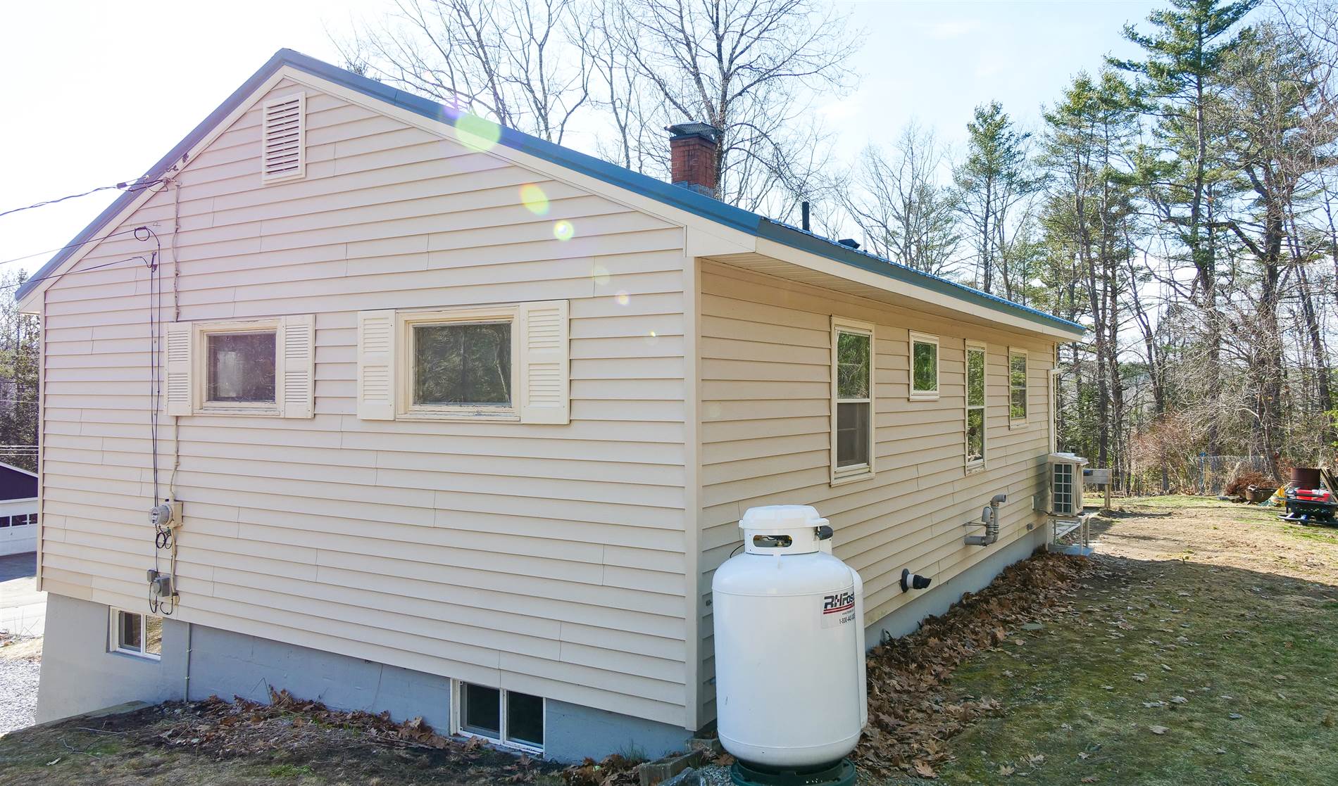 16 Gardner rd, Orono, ME 04473