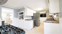 16 Gardner rd, Orono, ME 04473