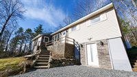 16 Gardner rd, Orono, ME 04473