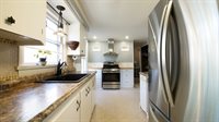 16 Gardner rd, Orono, ME 04473