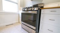 16 Gardner rd, Orono, ME 04473