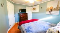 16 Gardner rd, Orono, ME 04473