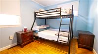 16 Gardner rd, Orono, ME 04473
