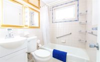 16 Gardner rd, Orono, ME 04473