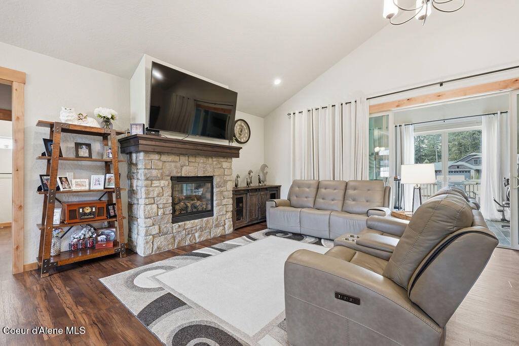 966 East Hurricane Dr, Hayden, ID 83835