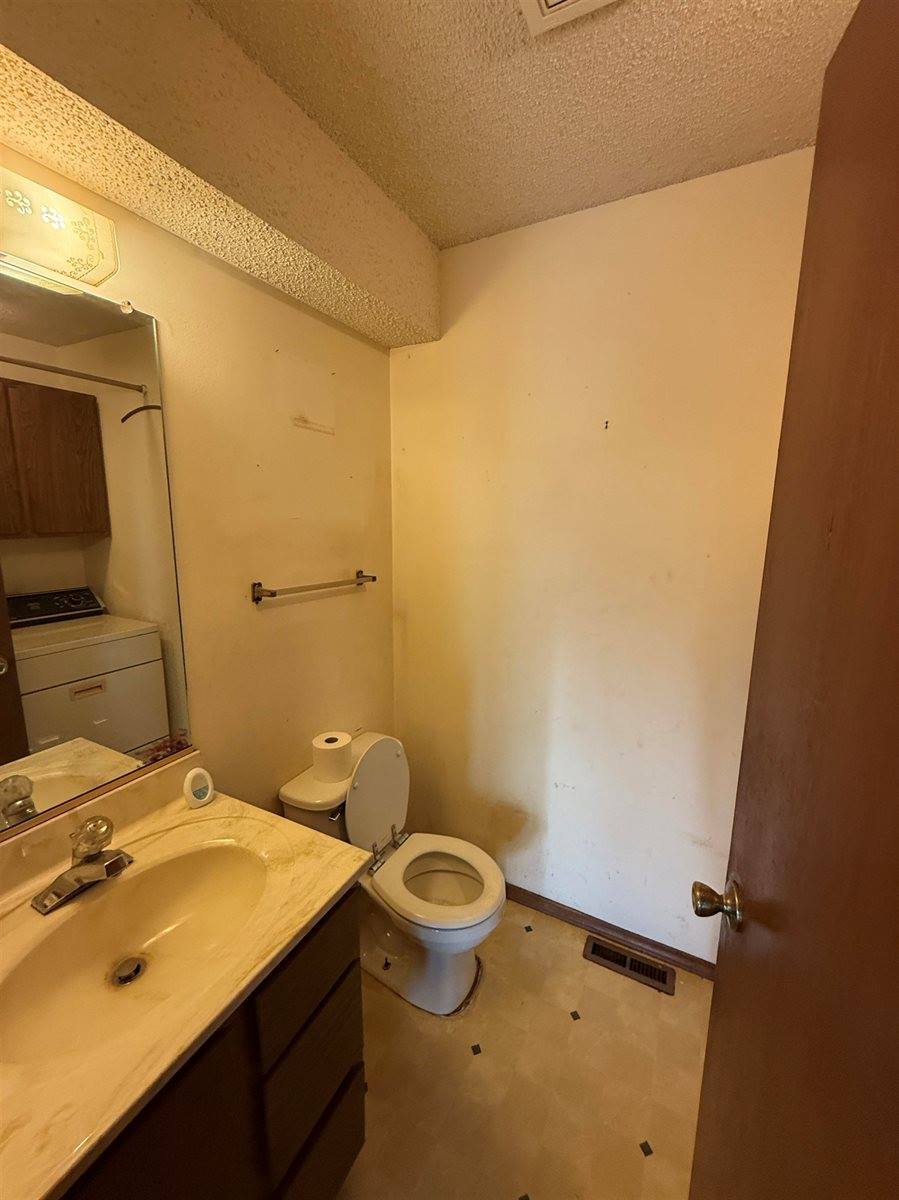 3210 South Handley St, Wichita, KS 67217