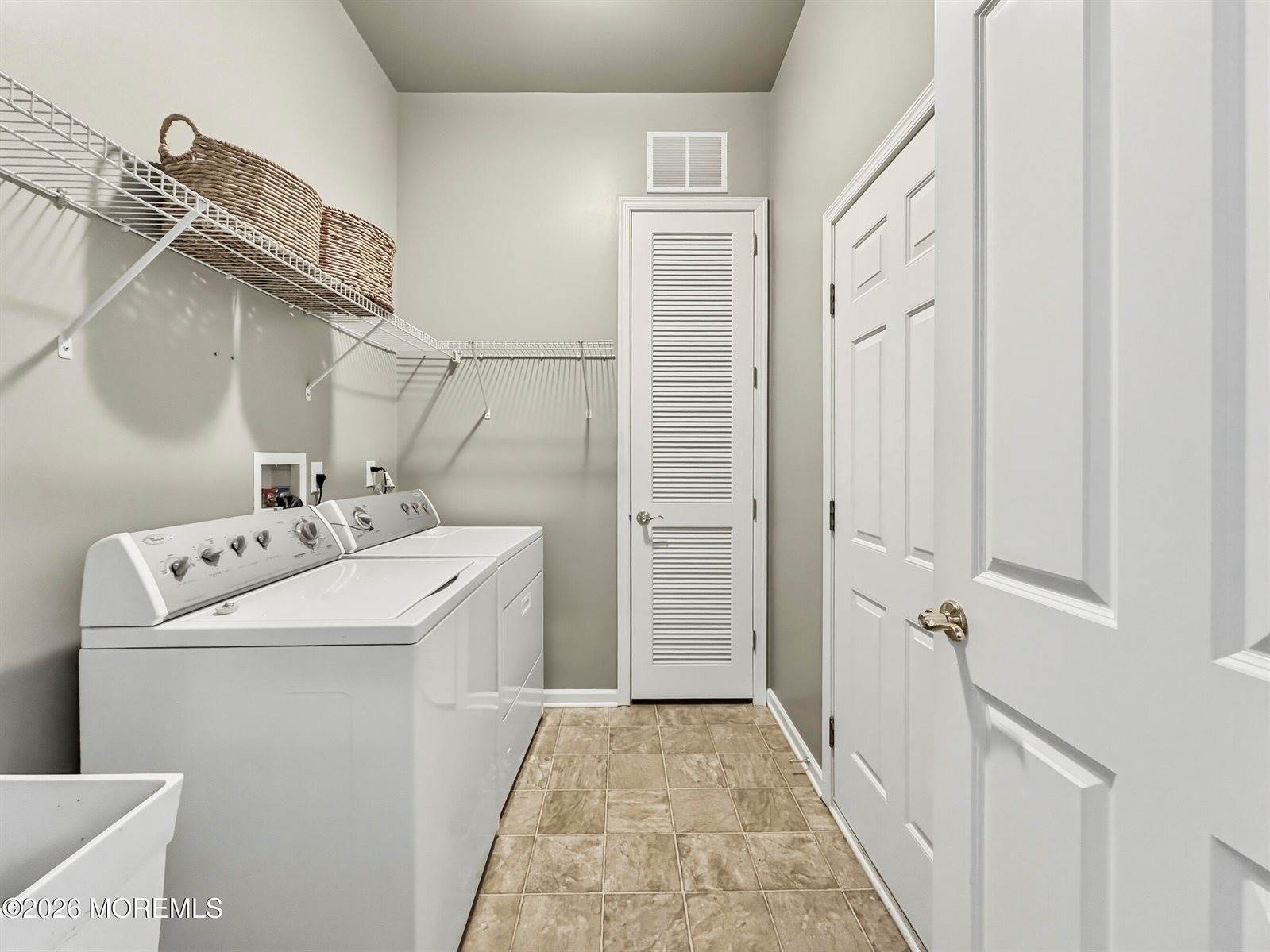 1 Bay Hill Road, Jackson, NJ 08527