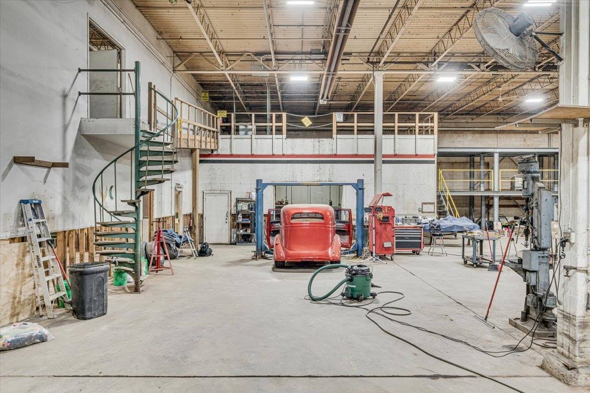 1609 West River Drive, Davenport, IA 52802