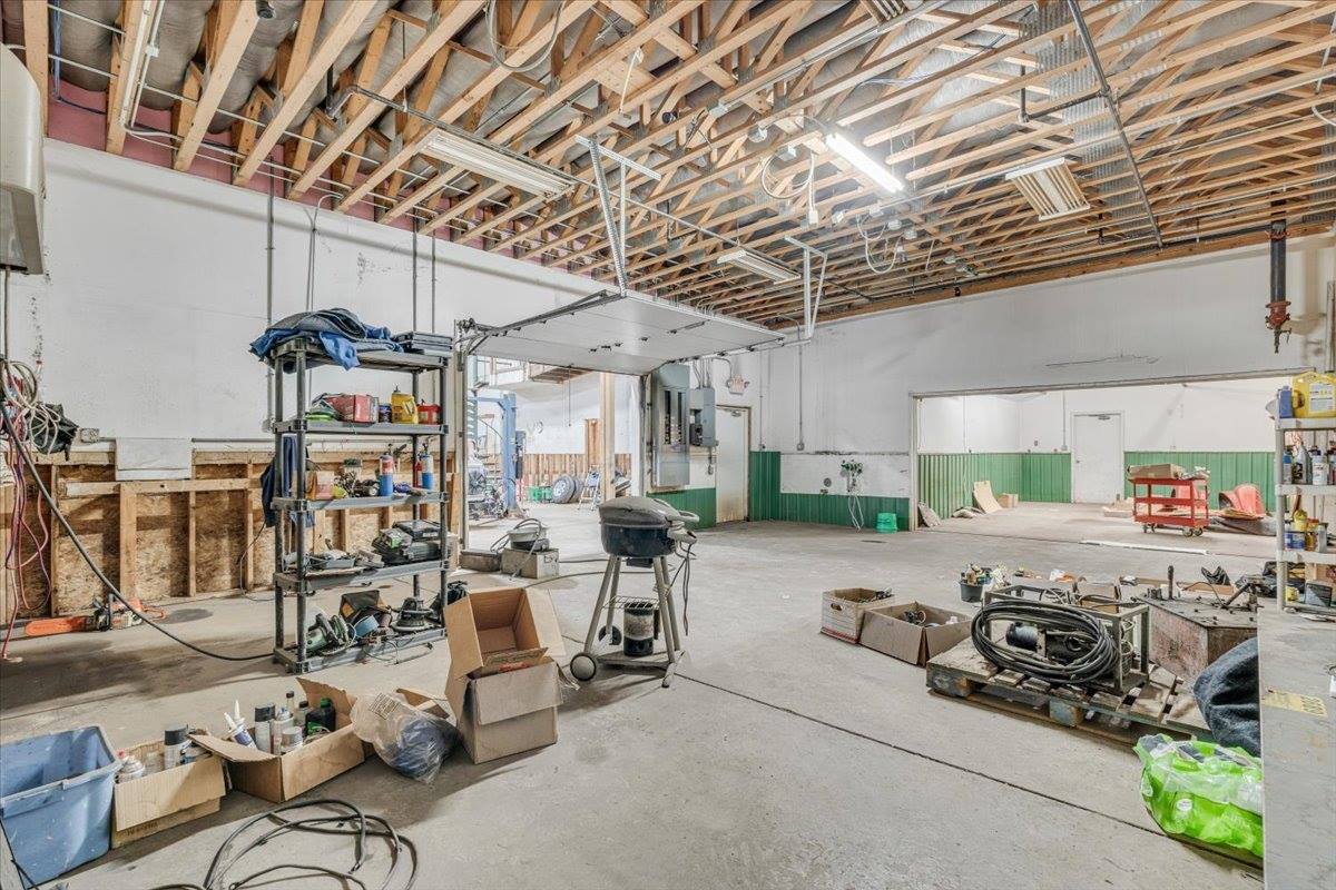 1609 West River Drive, Davenport, IA 52802