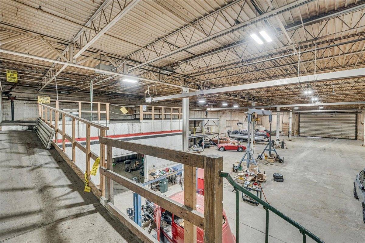 1609 West River Drive, Davenport, IA 52802