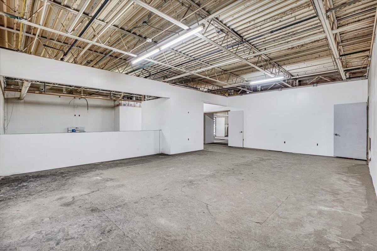 1609 West River Drive, Davenport, IA 52802