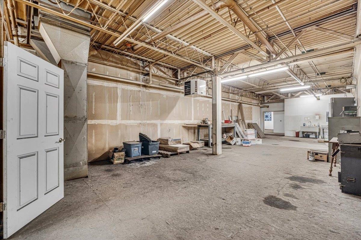 1609 West River Drive, Davenport, IA 52802