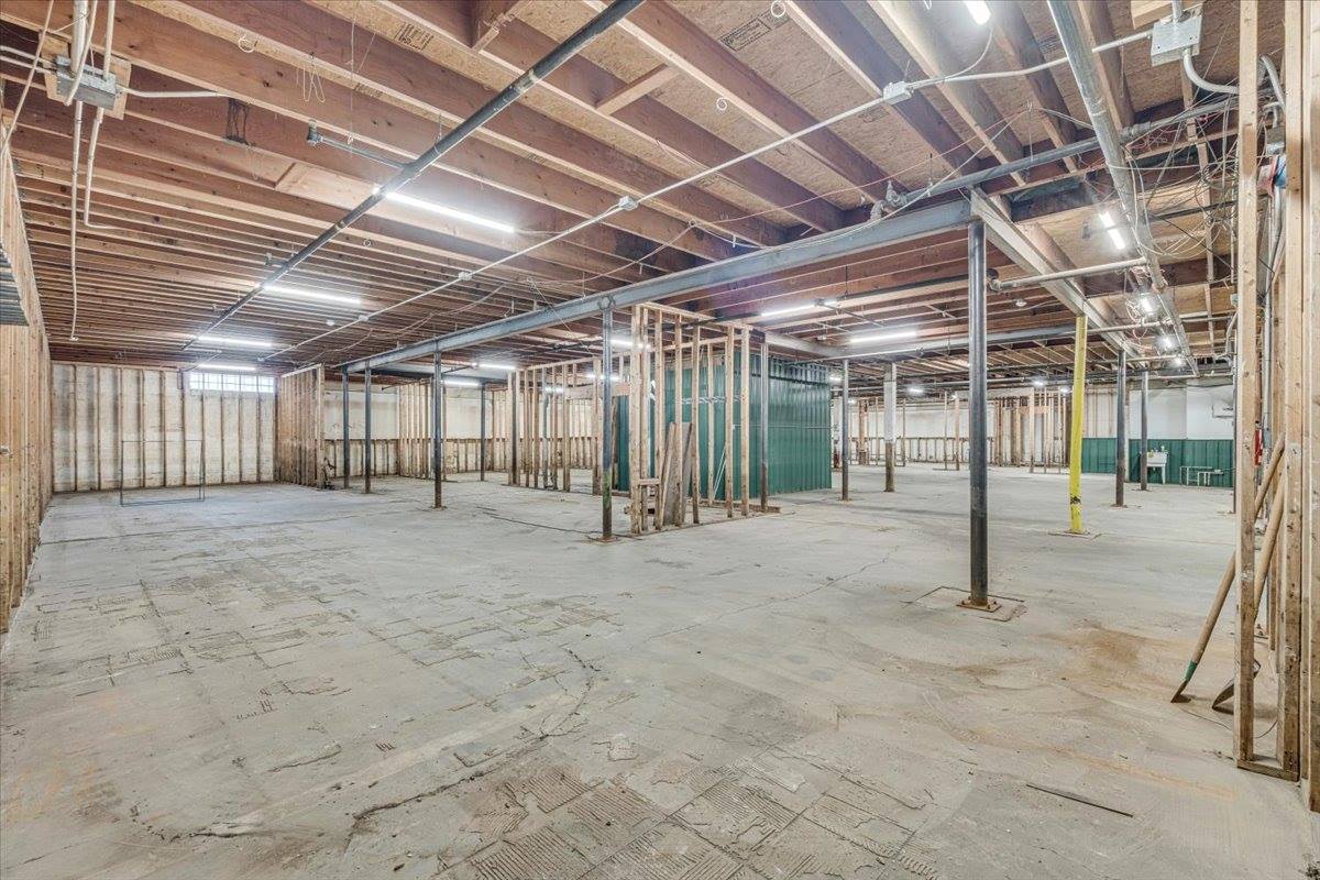 1609 West River Drive, Davenport, IA 52802