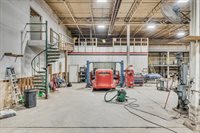 1609 West River Drive, Davenport, IA 52802