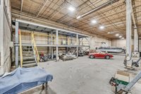 1609 West River Drive, Davenport, IA 52802