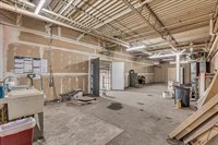 1609 West River Drive, Davenport, IA 52802