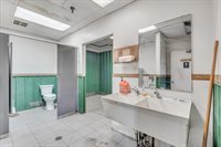 1609 West River Drive, Davenport, IA 52802