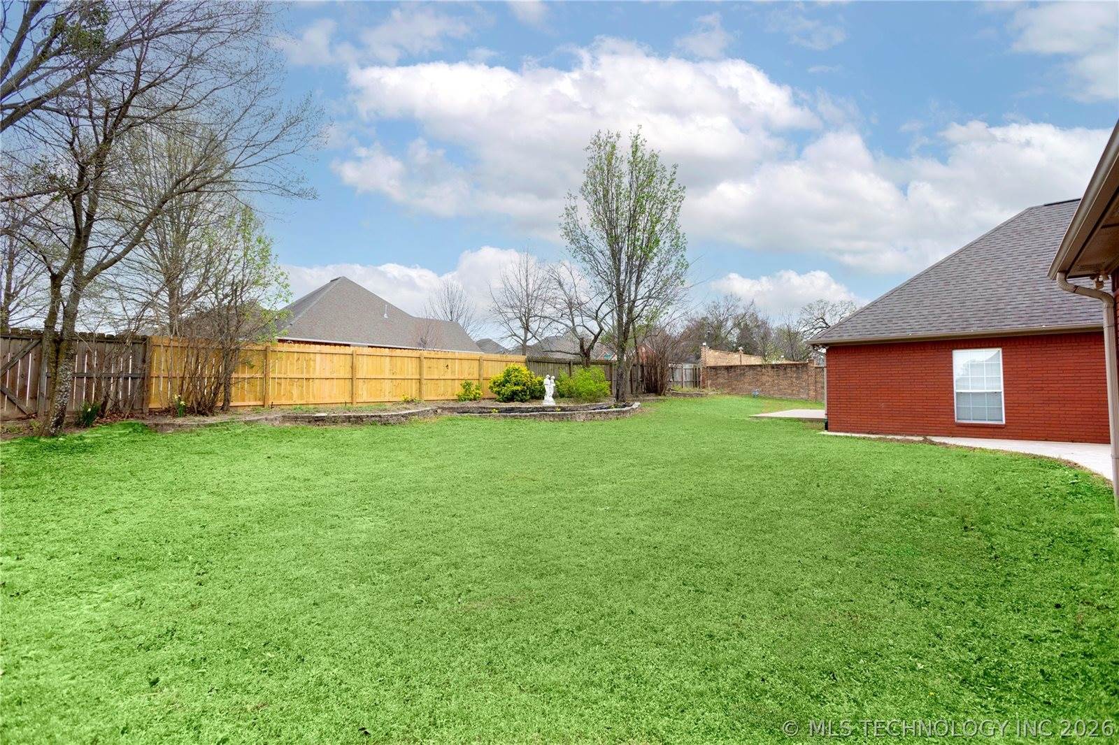 2108 Country Springs Street, McAlester, OK 74501