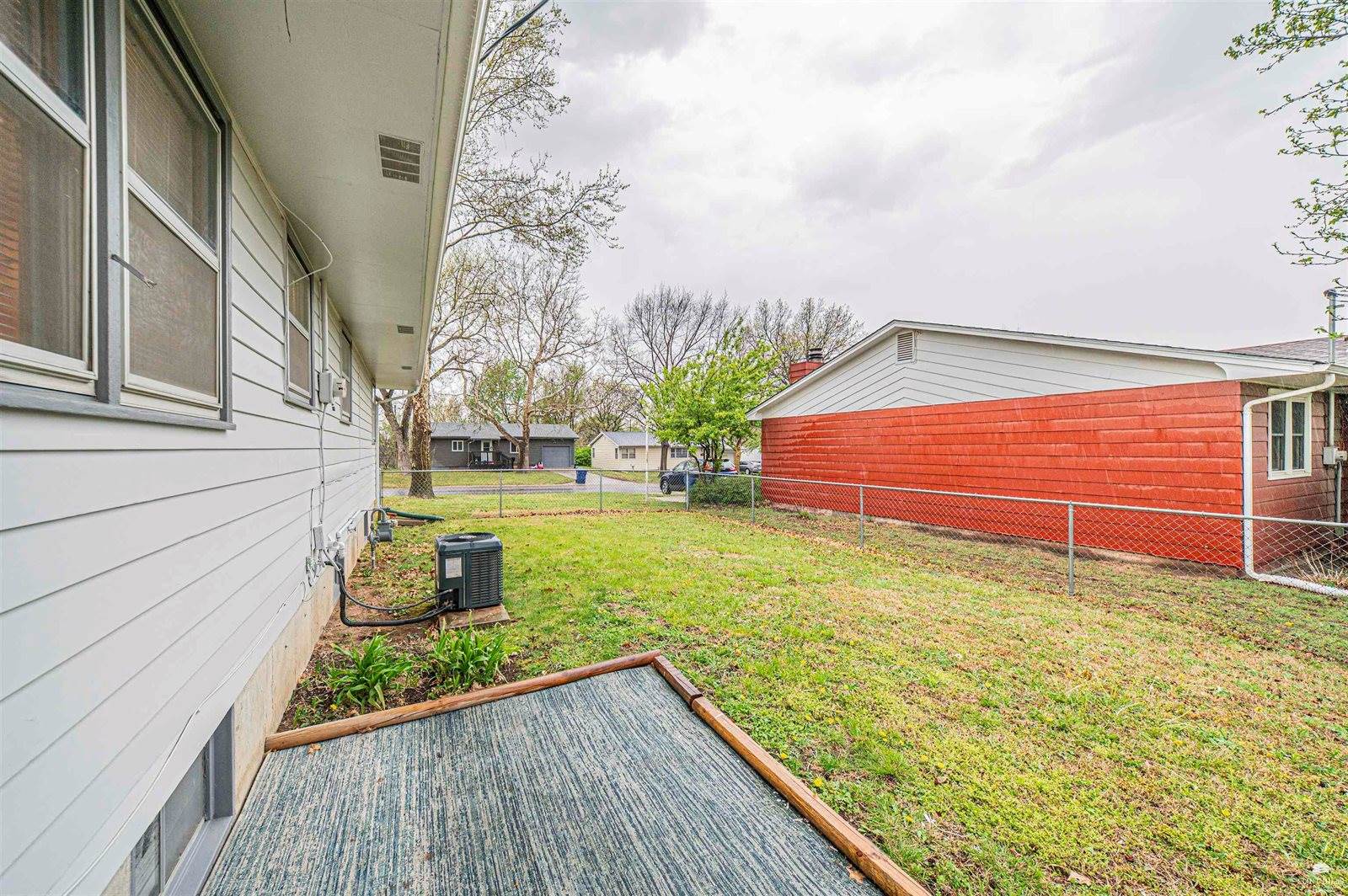 106 NW 16th Street, Abilene, KS 67410