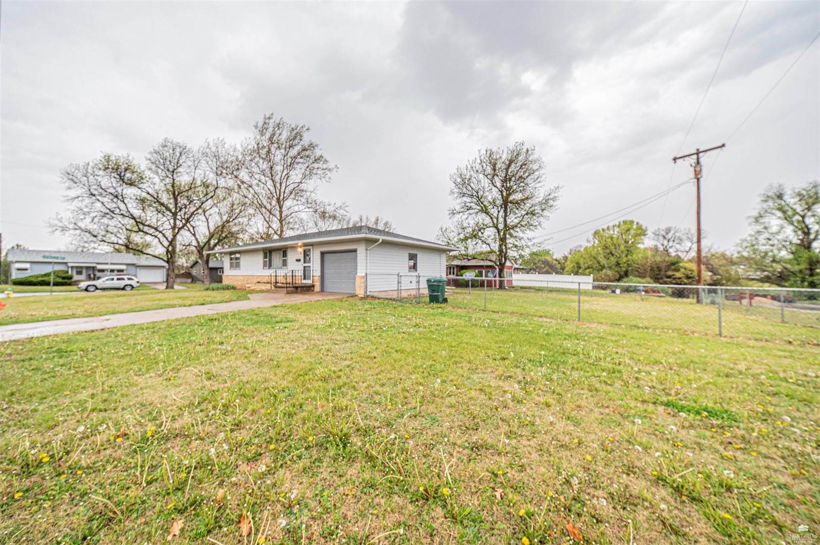 106 NW 16th Street, Abilene, KS 67410