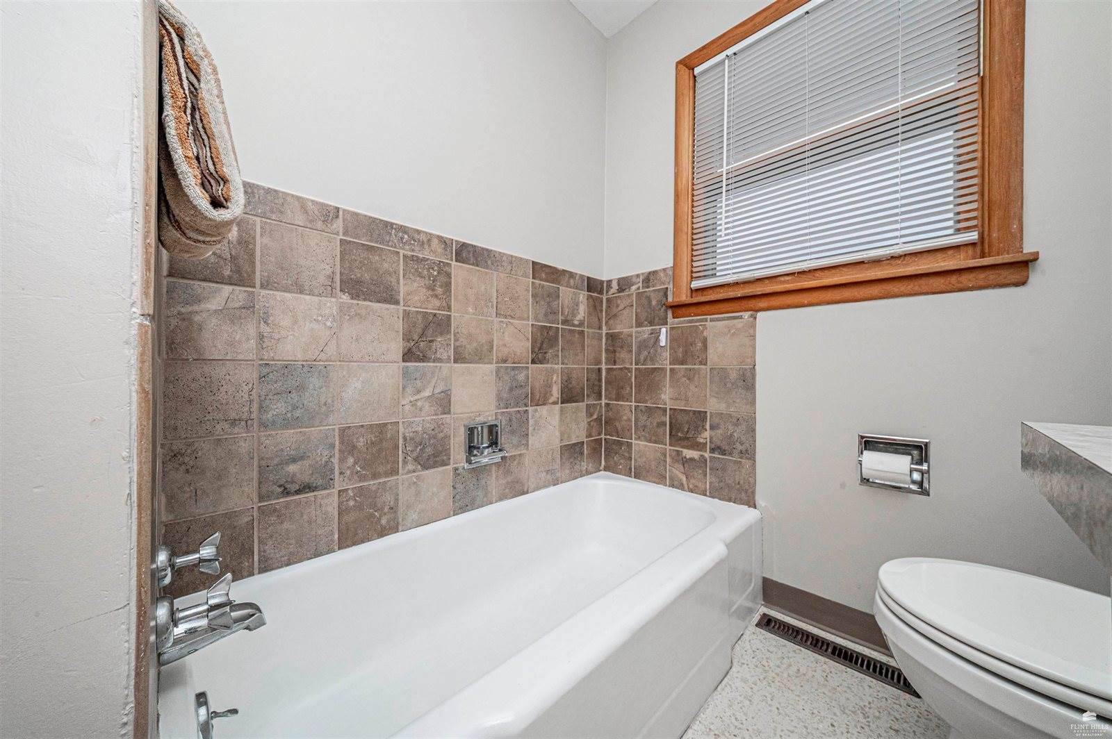 106 NW 16th Street, Abilene, KS 67410