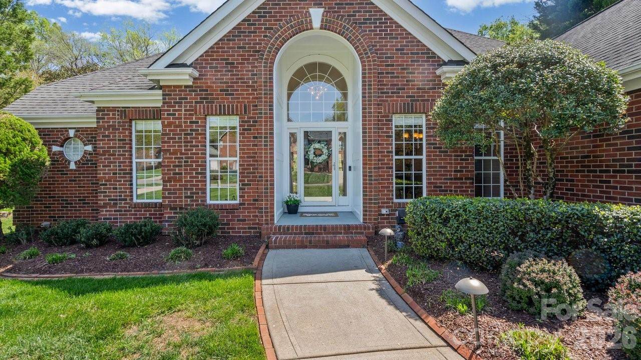 15746 Agincourt Drive, Huntersville, NC 28078