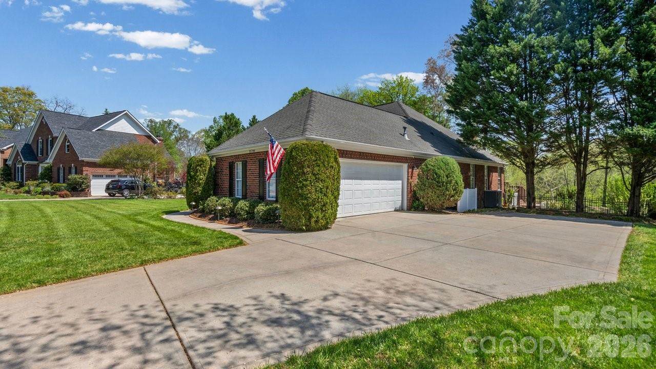 15746 Agincourt Drive, Huntersville, NC 28078