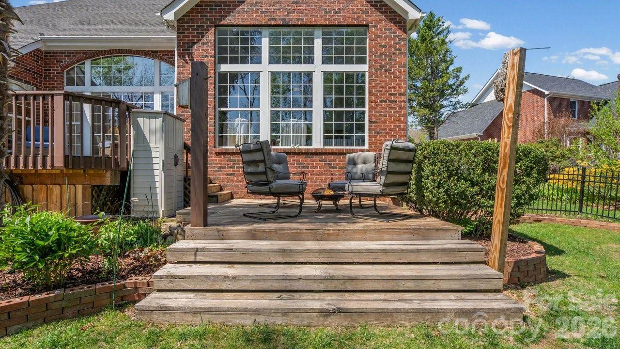 15746 Agincourt Drive, Huntersville, NC 28078
