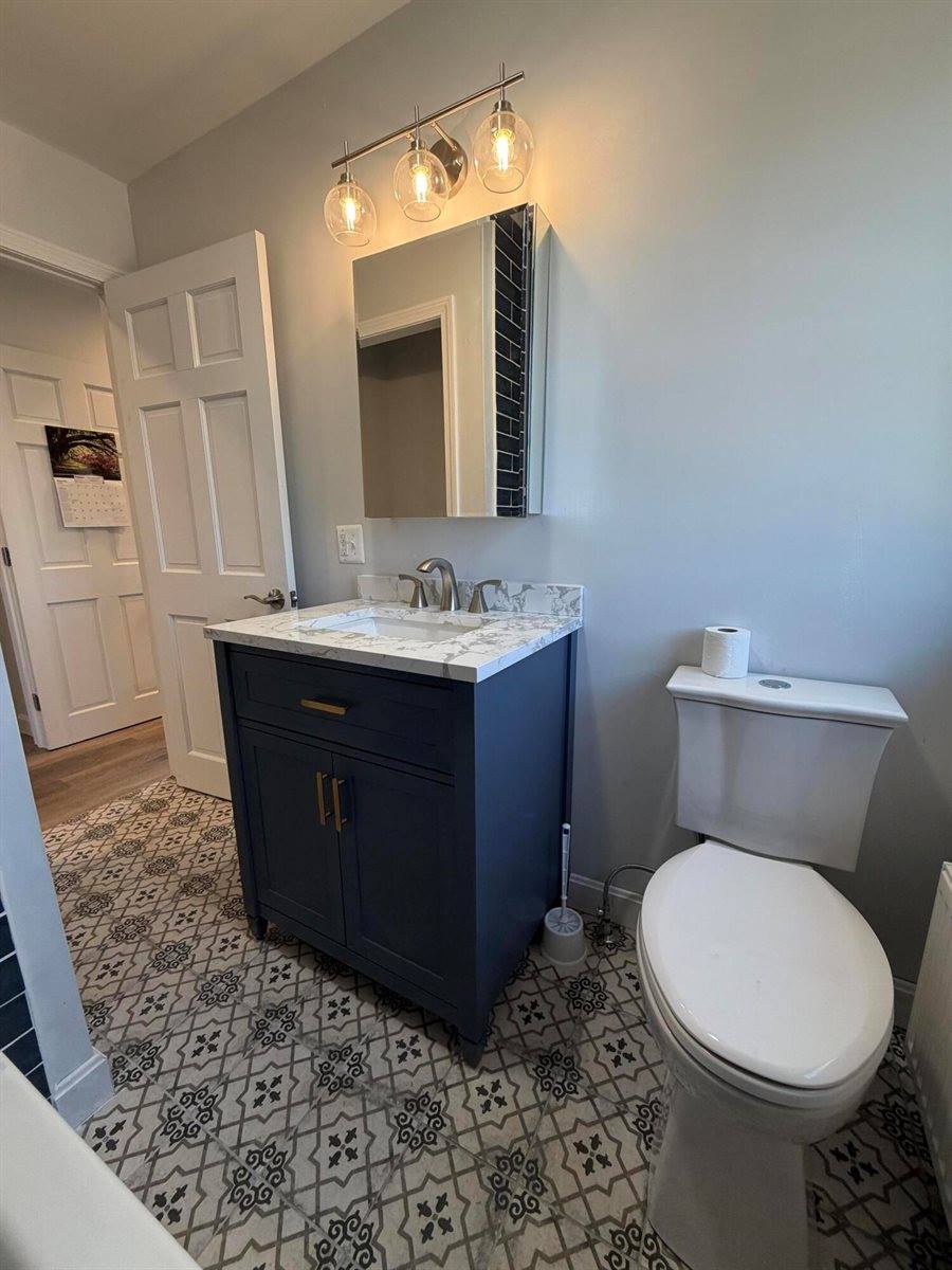 331 Enfield Road, Lincoln, ME 04457