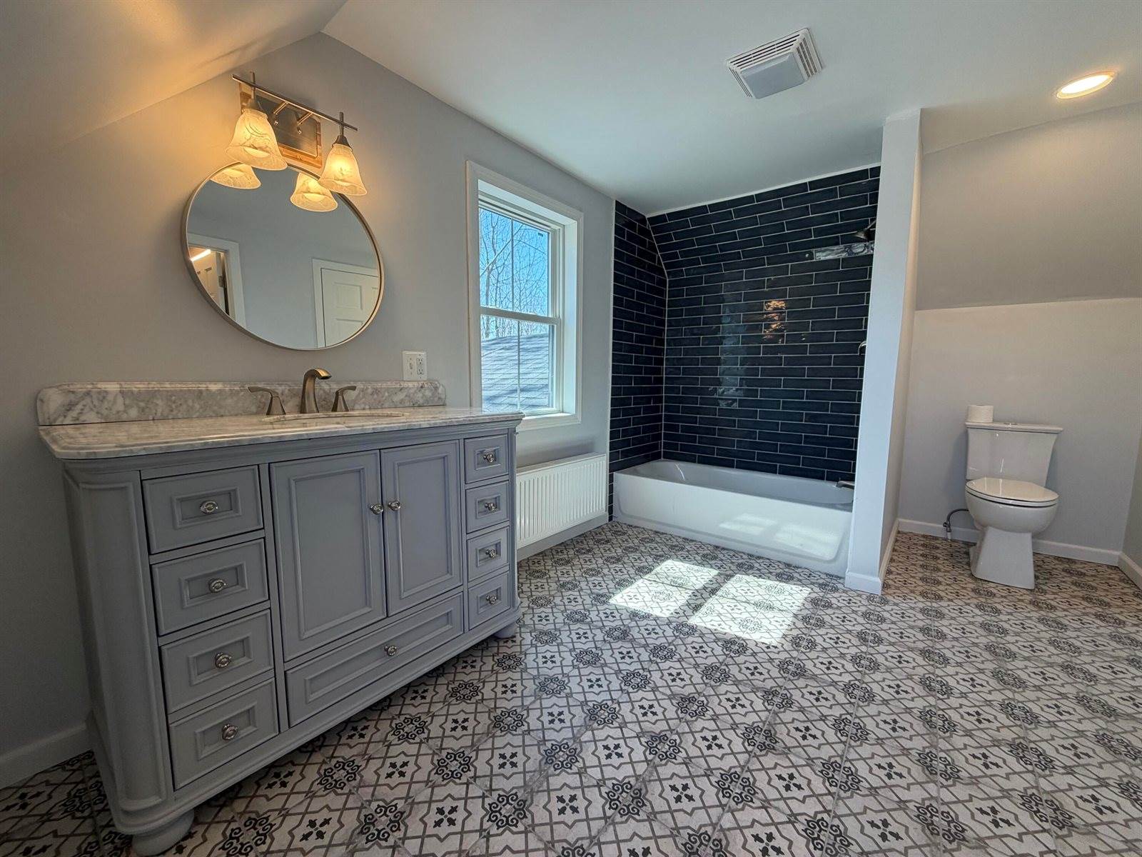 331 Enfield Road, Lincoln, ME 04457