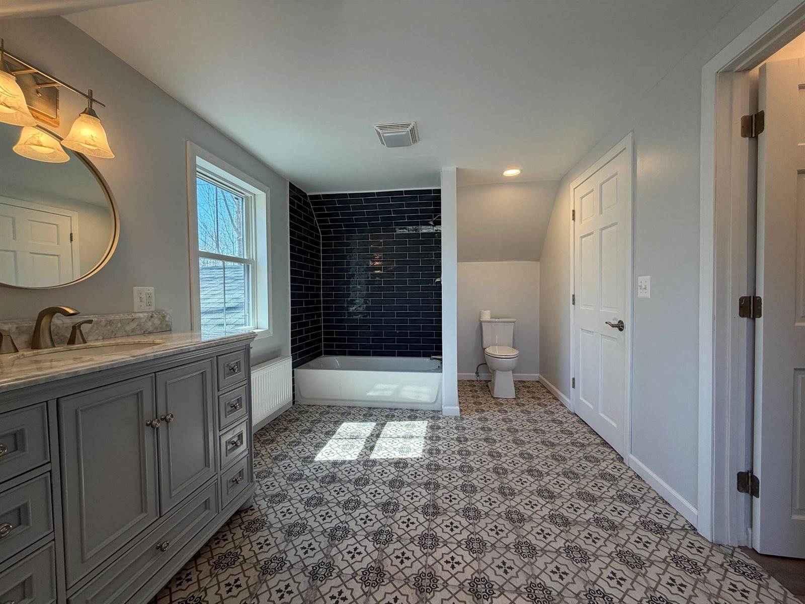 331 Enfield Road, Lincoln, ME 04457