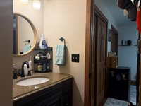 4618 Cherrywood Ln, Sioux City, IA 51106