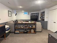 4618 Cherrywood Ln, Sioux City, IA 51106