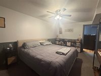 4618 Cherrywood Ln, Sioux City, IA 51106