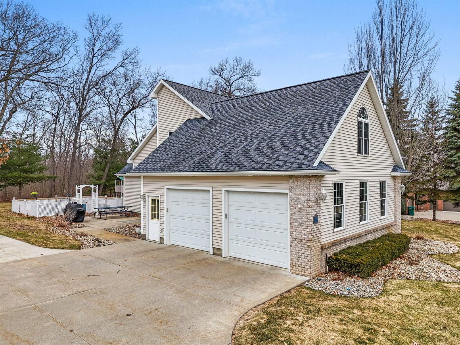 130 Frisco Drive, Houghton Lake, MI 48629