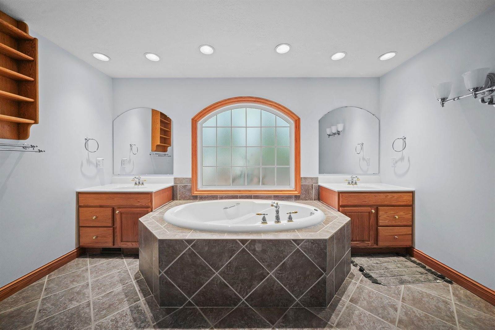 130 Frisco Drive, Houghton Lake, MI 48629