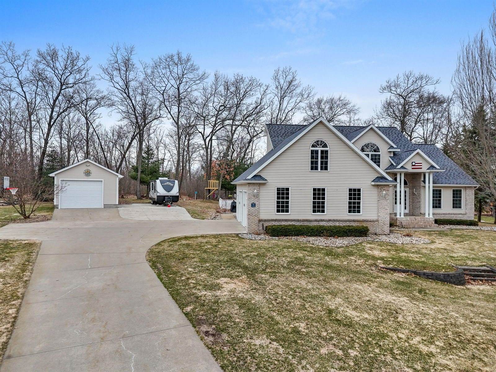 130 Frisco Drive, Houghton Lake, MI 48629