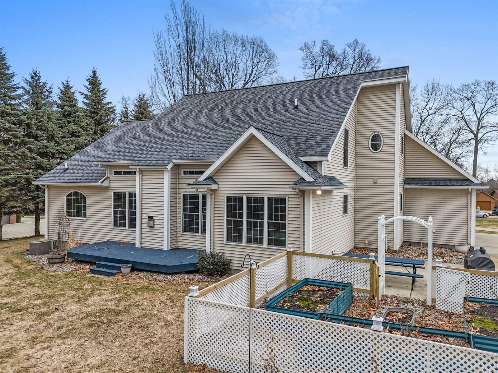 130 Frisco Drive, Houghton Lake, MI 48629