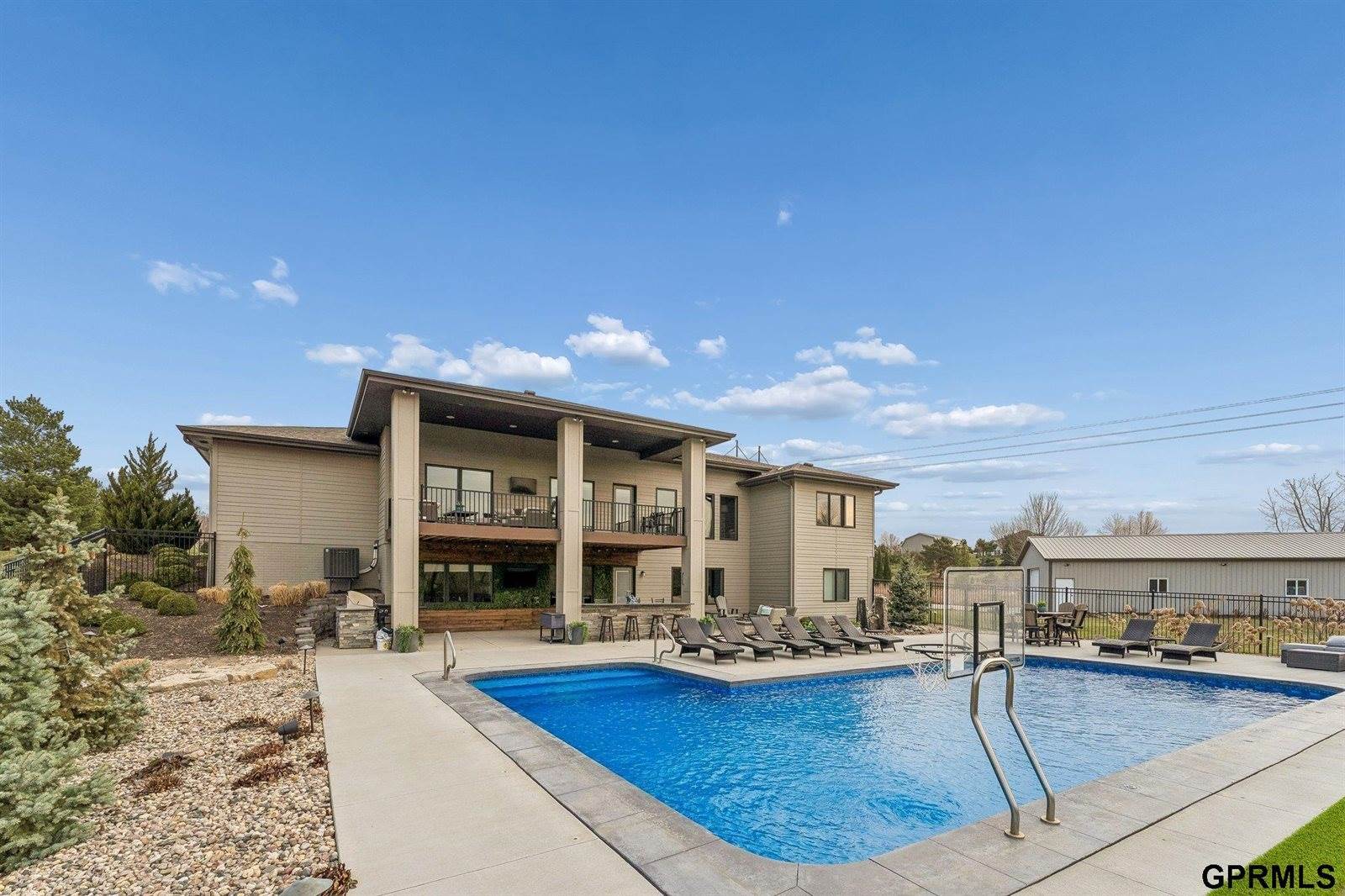 22321 Ponderosa Road, Gretna, NE 68028