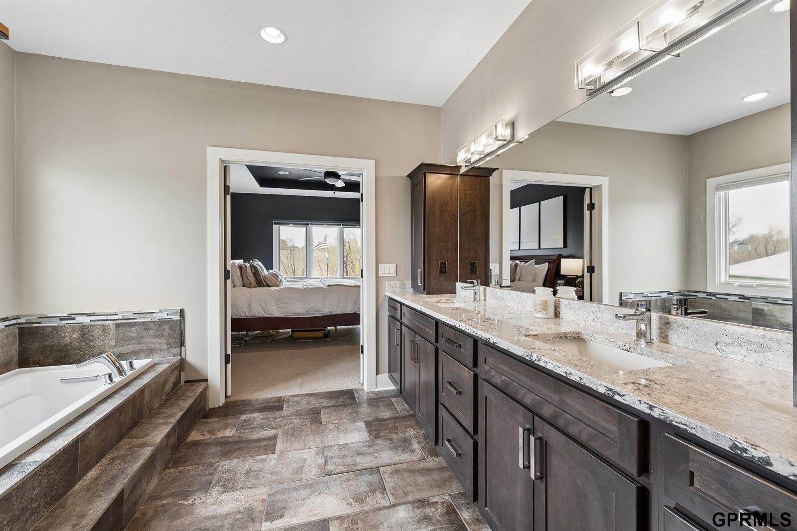 22321 Ponderosa Road, Gretna, NE 68028