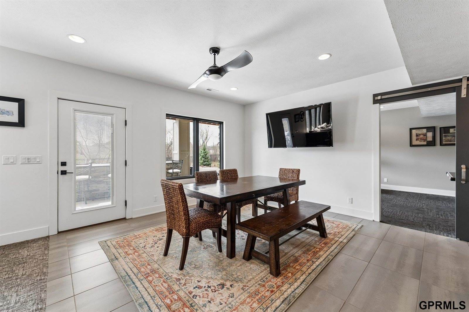 22321 Ponderosa Road, Gretna, NE 68028